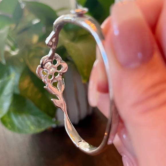 Juicy Couture Necklace & Bracelet Set - Picture 7 of 13